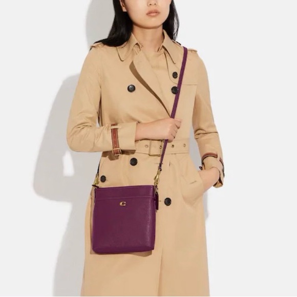 ⚜️💜⚜️Coach Kitt Messenger Crossbody - Picture 3 of 4